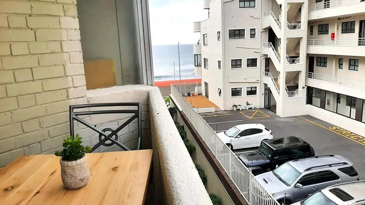 Beach Road Studio ケープタウン